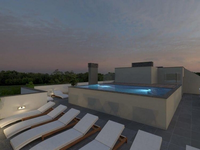 T2 c/ terraço de uso exclusivo e piscina em cobertura, Faro