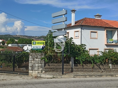 Moradia T3 à venda em Alijó