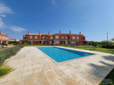 Vende-se Moradia V3 em Condominio Fechado - Alcantarilha, Algarve