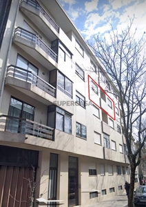 Apartamento T1 à venda na Rua de Ferreira Cardoso