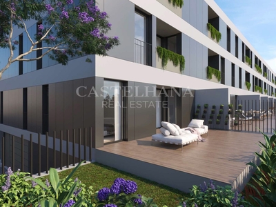 Apartamento T1 com terraço e jardim em novo empreendimento em São Mamede