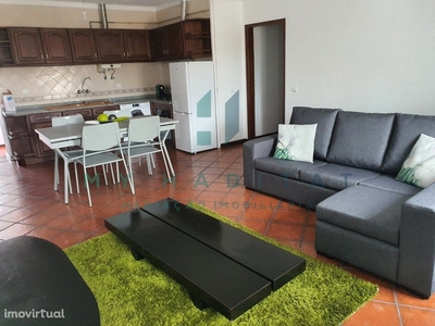 Apartamento T2 Mobilado e Equipado com Terraço em São Mar...