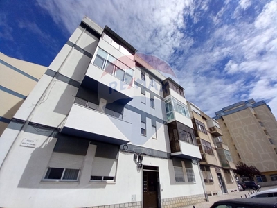 Apartamento T3 à venda em Amora, Seixal