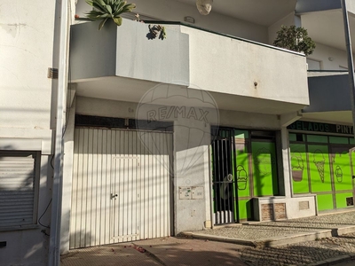 Garagem à venda em Costa de Caparica, Almada
