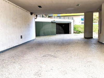 Garagem para arrendar em Laranjeiro e Feijó, Almada