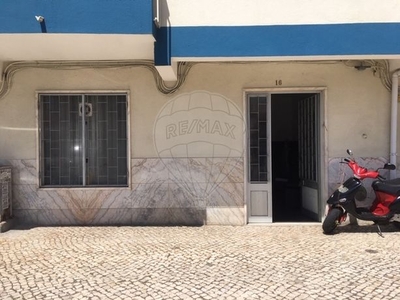 Loja à venda em Algueirão-Mem Martins, Sintra