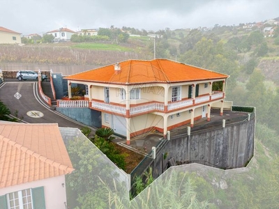 Moradia T3 à venda em Estreito da Calheta, Calheta (Madeira)