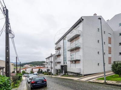 Apartamento T3 à venda em Fermentões, Guimarães
