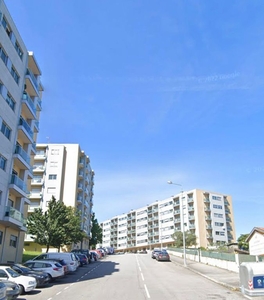 Excelente Apartamento T2 para Arrendar , Rua Maria Ondina Braga.