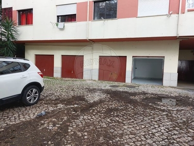 Garagem à venda em Massamá e Monte Abraão, Sintra