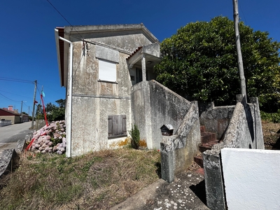 Moradia para restauro em Picoto