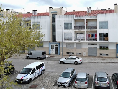 Apartamento para comprar em Sobralinho, Portugal