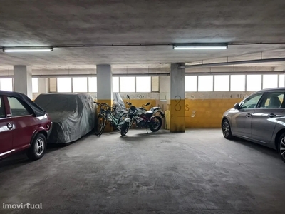 Estacionamento para comprar em Valongo, Portugal