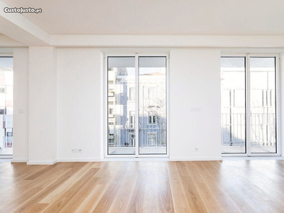 Apartamento T3 em Lisboa de 154,00 m²