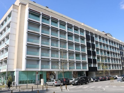 Para venda apartamento T3 na cobertura, zona nobre da Cidade de Braga