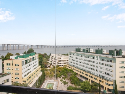 Penthouse T5 com terraço e vista de rio | Parque das Nações | Lisboa