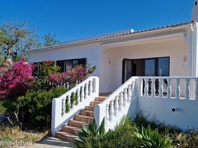 TRANQUIL QUINTA ON LARGE PLOT WITH SEA VIEW