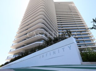 Apartamento T2 situado na Torre Infinity