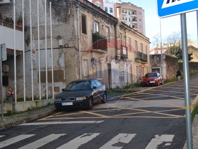 Edifício para comprar em Amadora, Portugal