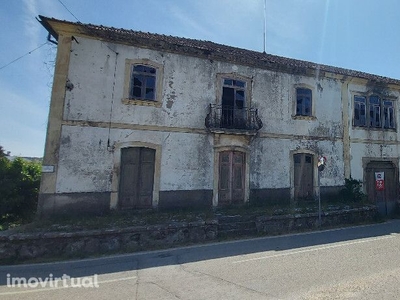 Moradia M8 com garagem em zona de Figueira de Lorvão, Penacova