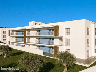Apartamento T3 em condomínio fechado com piscina e estacionamento em São Martinho do Porto (Costa de Prata)