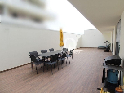 Excelente apartamento com 3 quartos, terraço e garagem para 3 carros na Póvoa de Varzim.