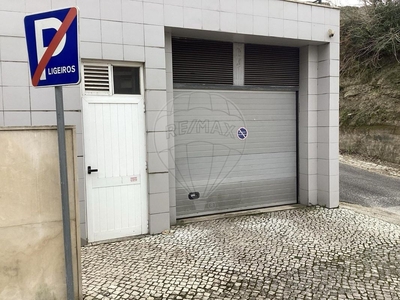 Garagem à venda em Alcobaça e Vestiaria, Alcobaça