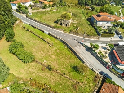 Terreno com 1.700 m2 em Oliveira - Barcelos