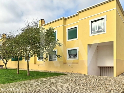 Apartamento para alugar em Rio de Mouro, Portugal