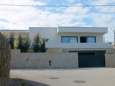 Casa / Villa T3 em Braga de 281,00 m²