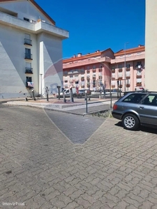 Estacionamento para comprar em Algueirão-Mem Martins, Portugal
