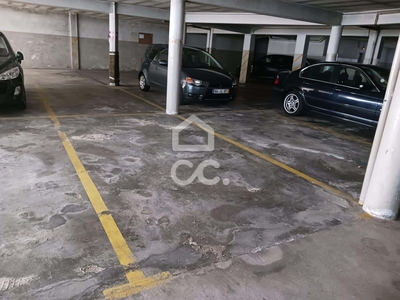 Estacionamento para comprar em Ermesinde, Portugal
