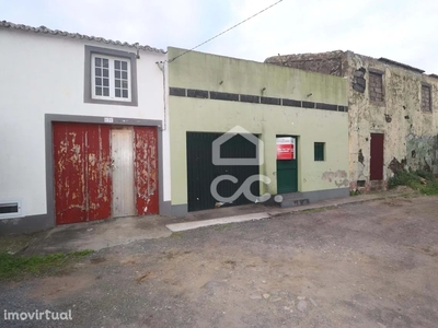 Estacionamento para comprar em Ribeirinha, Portugal