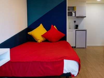 Aluga-se apartamento estúdio numa residência em Paranhos, Porto