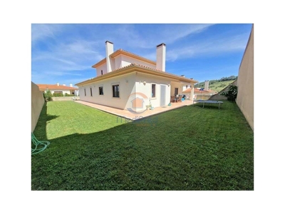 Casa / Villa T4 em Leiria de 460,00 m2