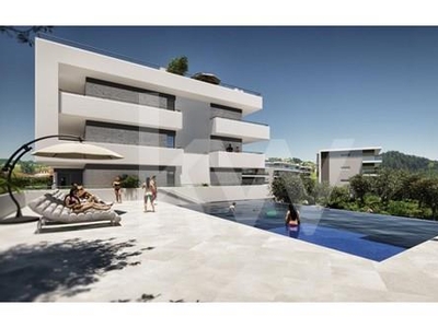 T2 num condomínio com jardim, piscina e ginásio em Portimão