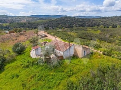 FARM WITH 2 HOUSES AND 1 WAREHOUSE ON LAND WITH 4.15 ha | S. MARCOS DA SERRA (SILVES)
