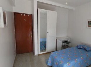 Aluga-se quarto em apartamento partilhado de 3 quartos na Ameixoeira, Lisboa