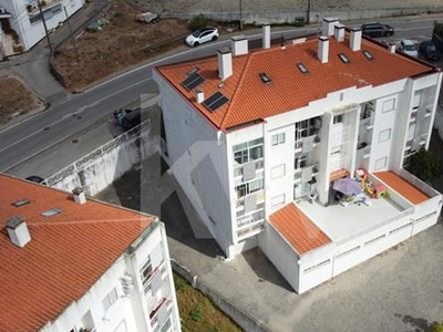Apartamento T2 com Varandas e Garagem em Coimbra (Tovim)
