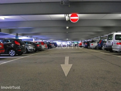 Estacionamento para comprar em Sé, Portugal