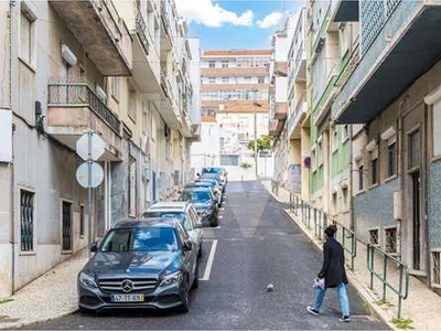 Apartamento T1 remodelado a 25 minutos do centro de Lisboa- oportunidade de investimento