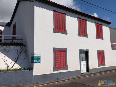 Moradia T4 à venda no concelho de Horta, Ilha do Faial