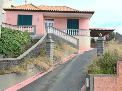 Terreno com Moradia T2 em Bom Estado - Ponta do Sol, Madeira