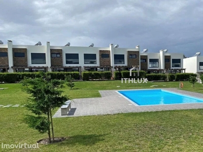 Fantástica Moradia T3 com piscina e ginásio em condomínio privado, a 8