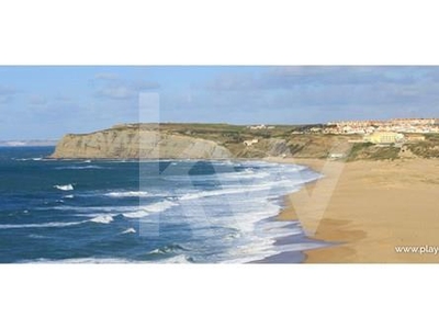 Moradia T2+2 com vista frontal de mar totalmente mobilada para venda na Praia Azul