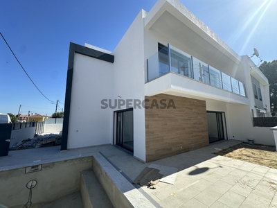 Moradia Isolada T4 Duplex à venda em Amora