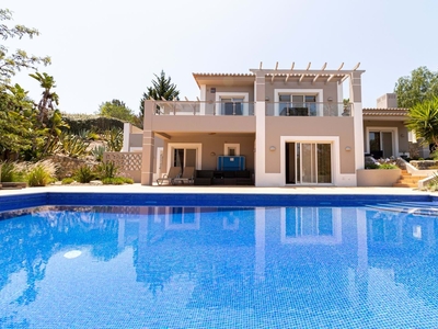Moradia T3 com piscina, no Vale da Pinta Golf Resort, Carvoeiro - Algarve.