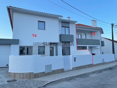 Moradia T4 à venda em Porto de Mós - São João Baptista e São Pedro
