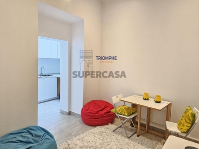 Apartamento T2 à venda em São Domingos de Benfica