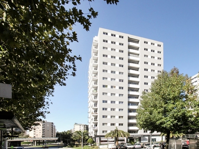 Apartamento T3 junto ao Braga Parque, em São Victor